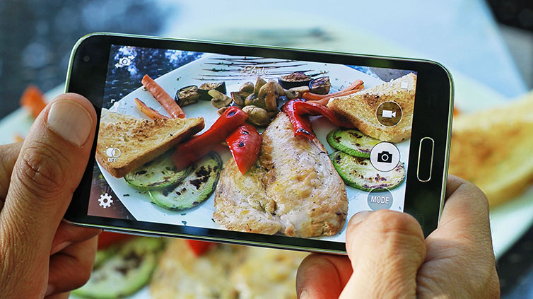 Why-Your-Restaurant-Should-Have-an-Instagram-Account 3 its easy to repost